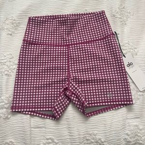 Alo Yoga 4” Vapor High-Waist Gingham Biker Shorts size Large